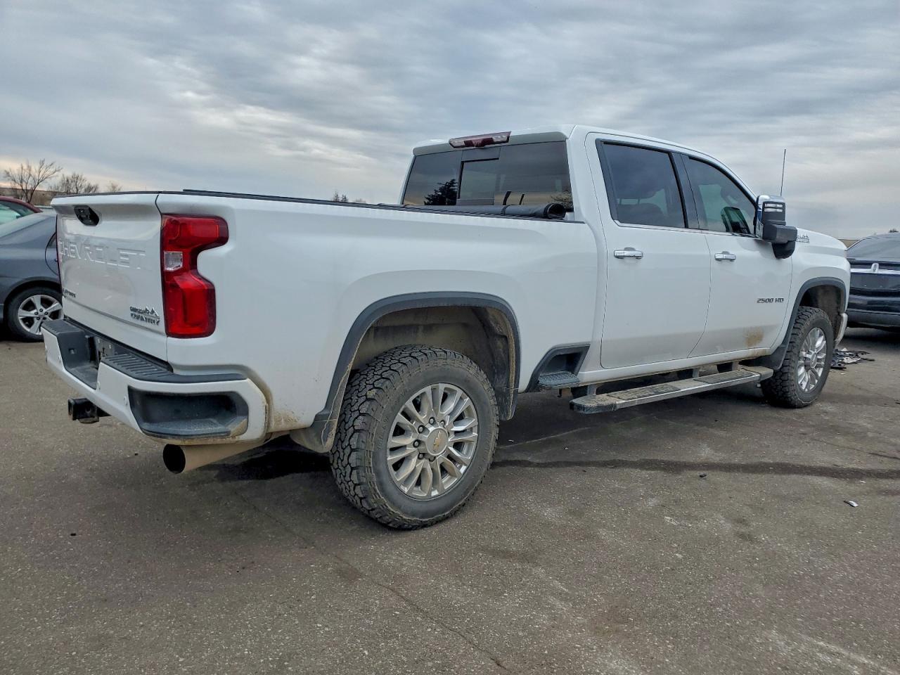 2022 Chevrolet Silverado K2500 High Country - Фото 3