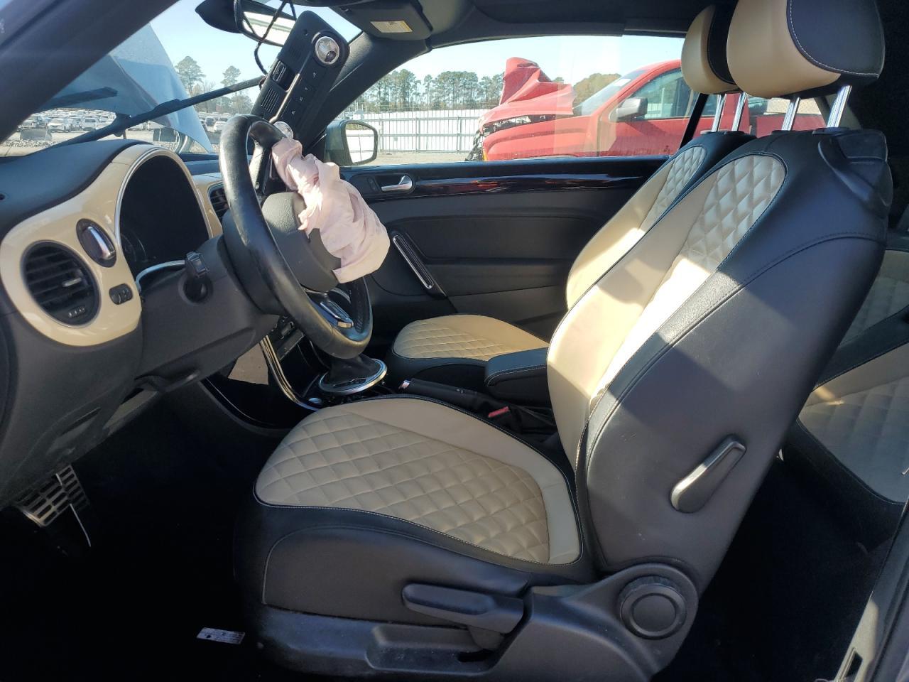 2019 Volkswagen Beetle S - Image 7
