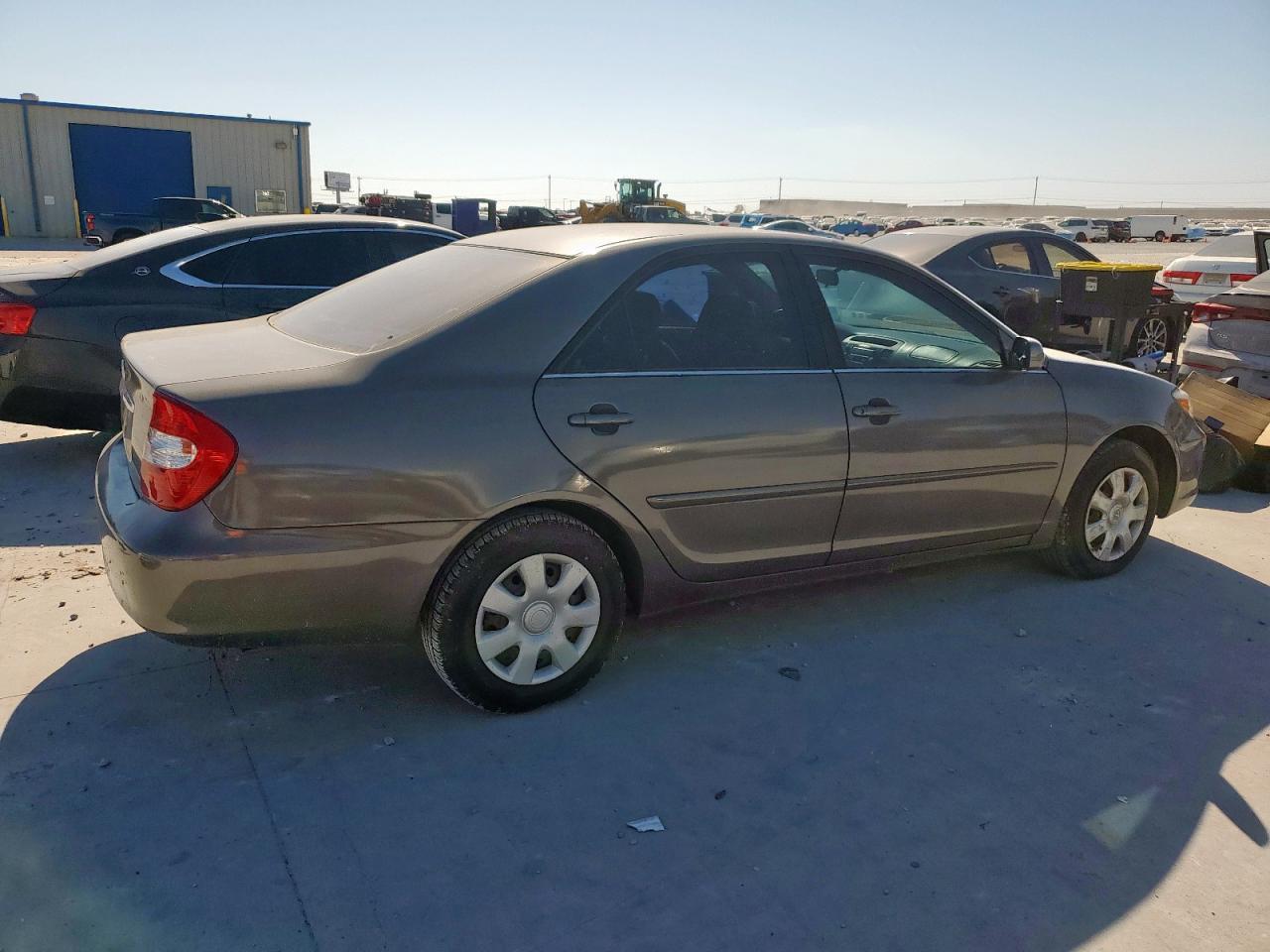 2004 Toyota Camry Le - Фото 3