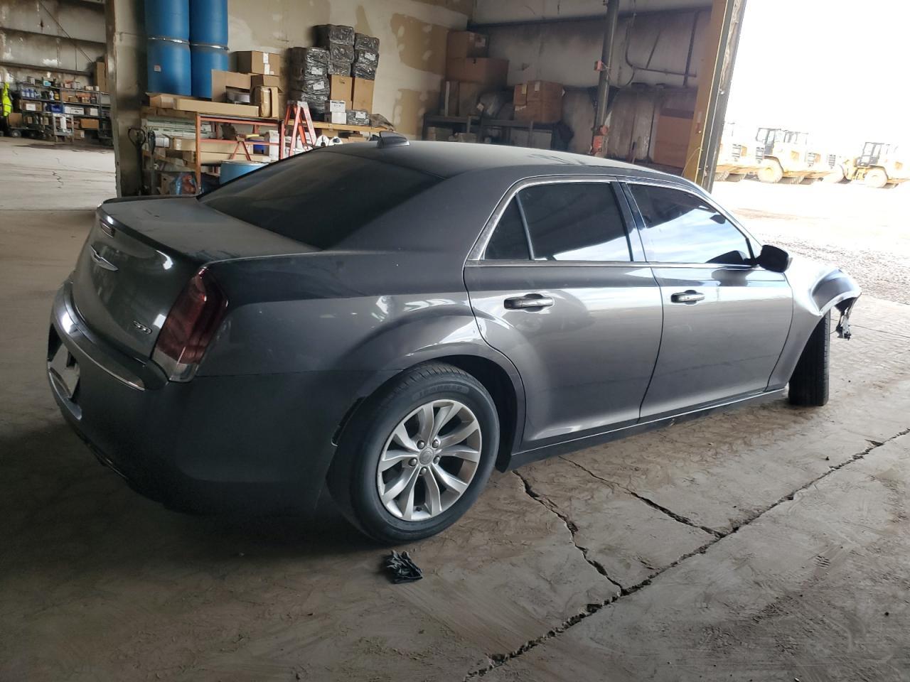 2016 Chrysler 300 Limited - Фото 3