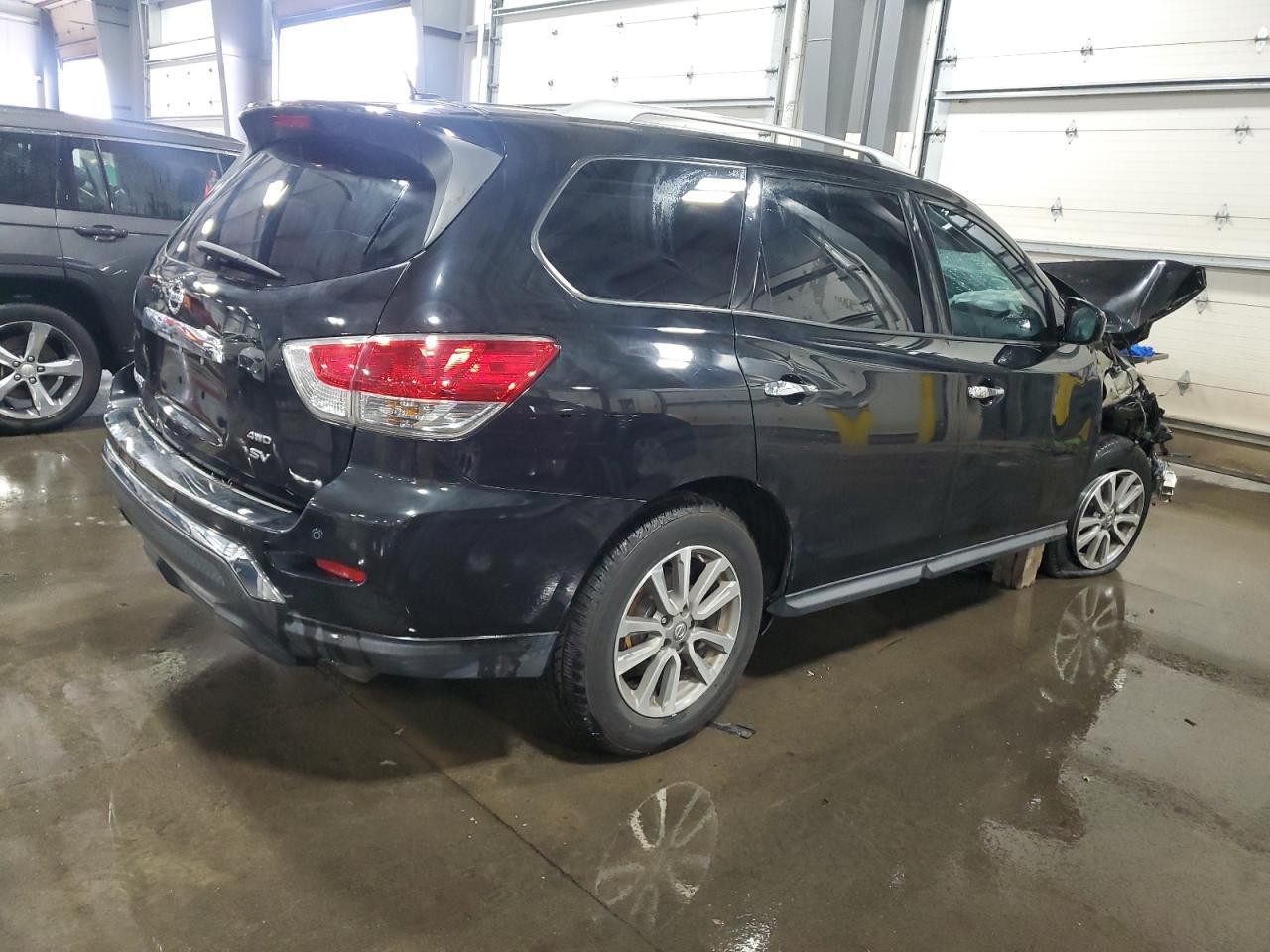 2015 Nissan Pathfinder S - Image 3