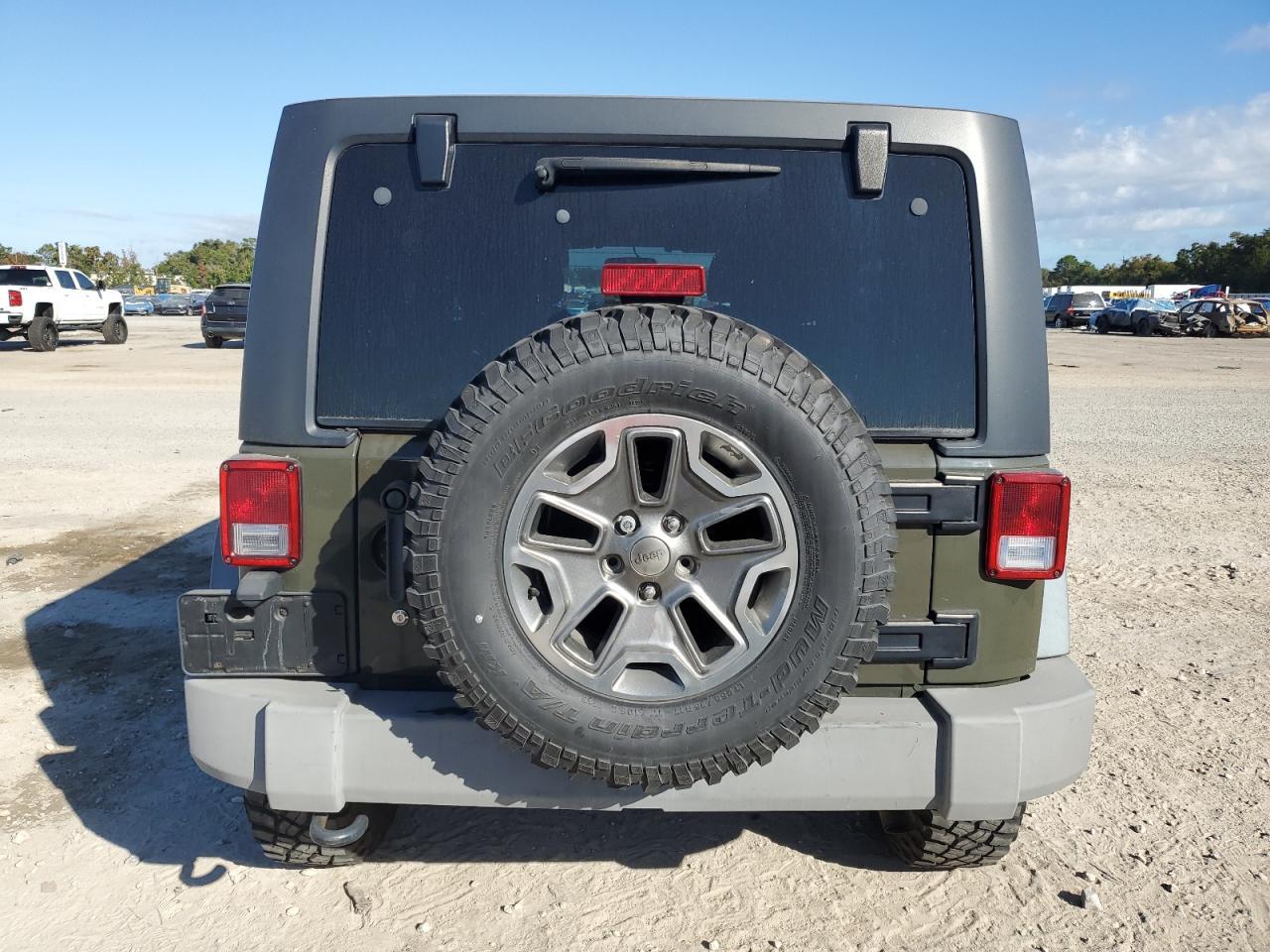 2015 Jeep Wrangler Unlimited Rubicon - Фото 6