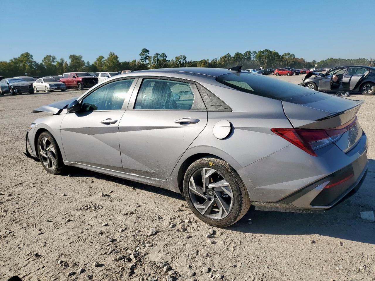 2025 Hyundai Elantra Sel Sport - Image 2