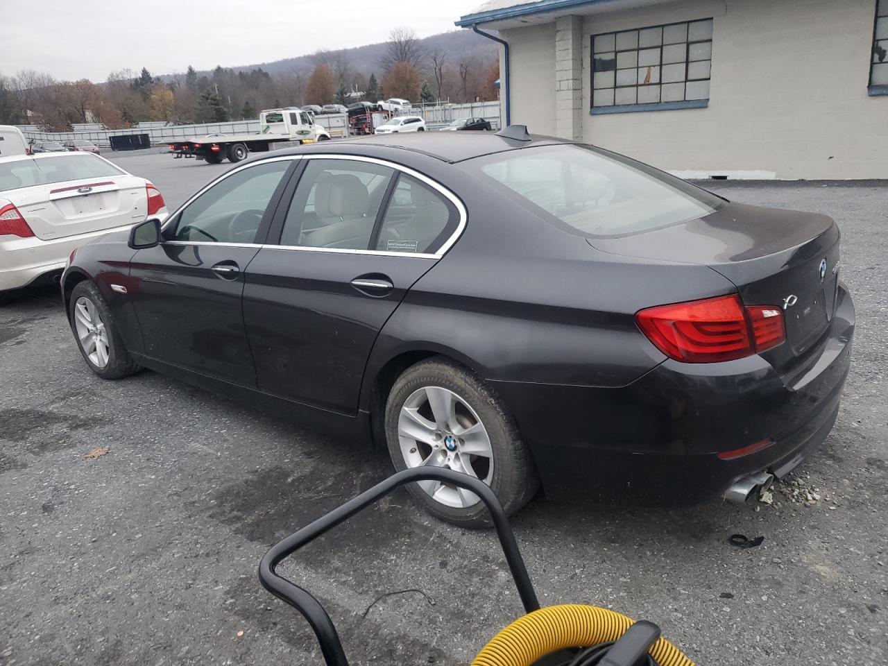 2012 BMW 528 I - Image 2