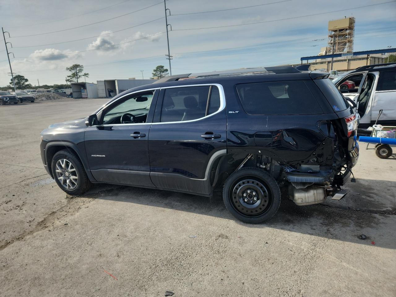 2021 GMC Acadia Slt - Image 2