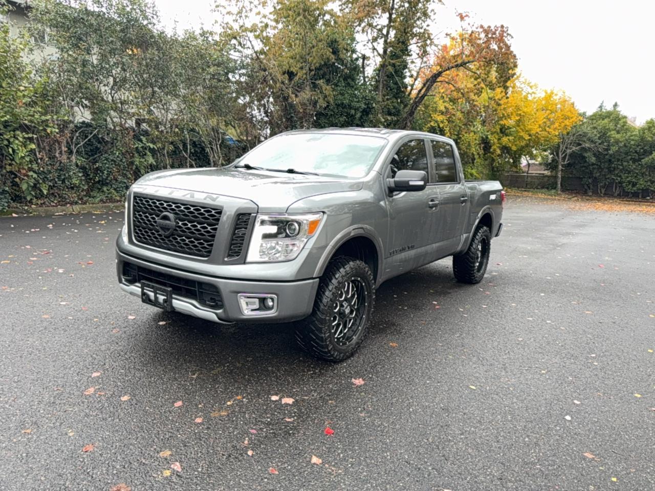 2019 Nissan Titan Sv - Image 2