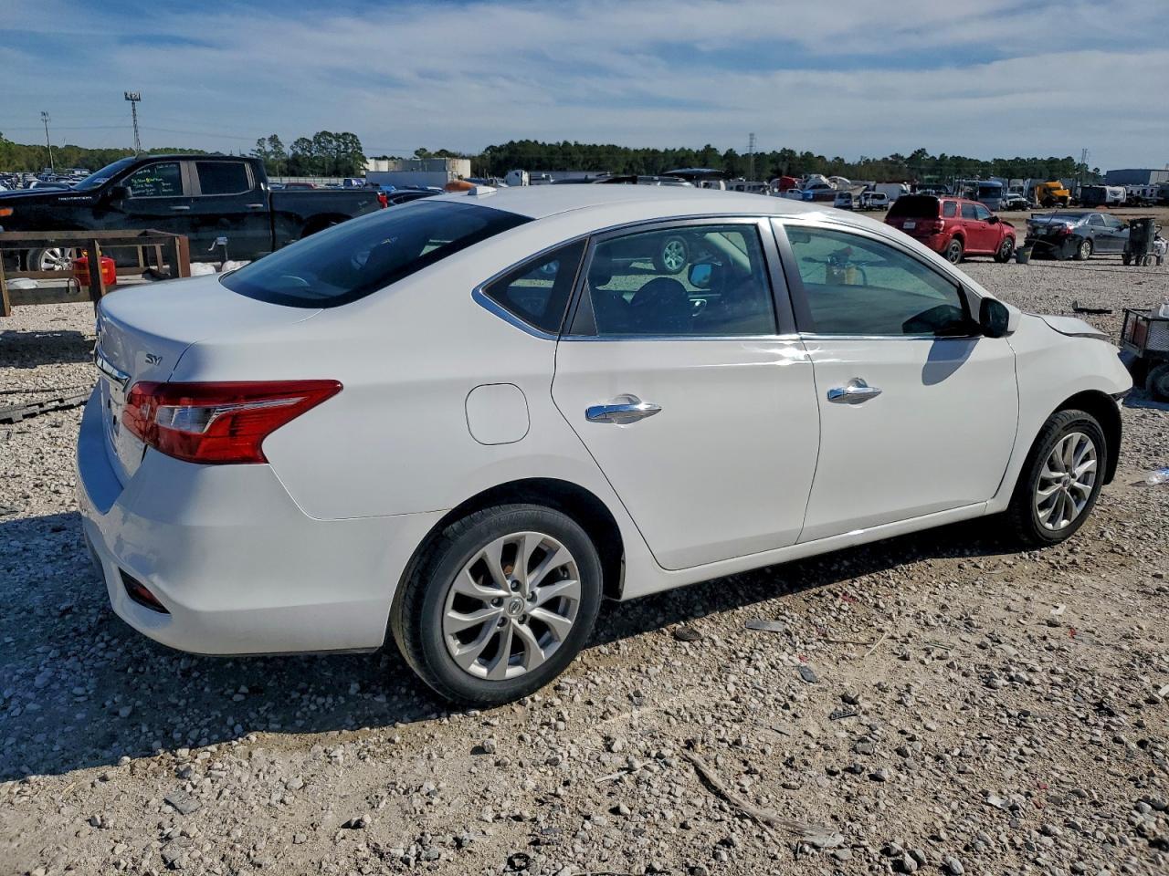 2019 Nissan Sentra S - Фото 3