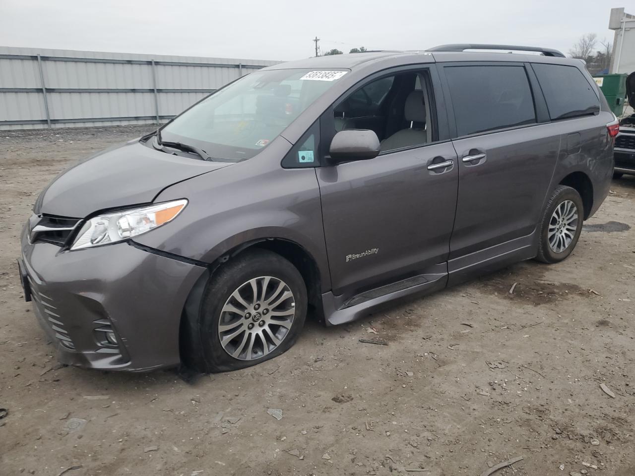 2020 Toyota Sienna Xle