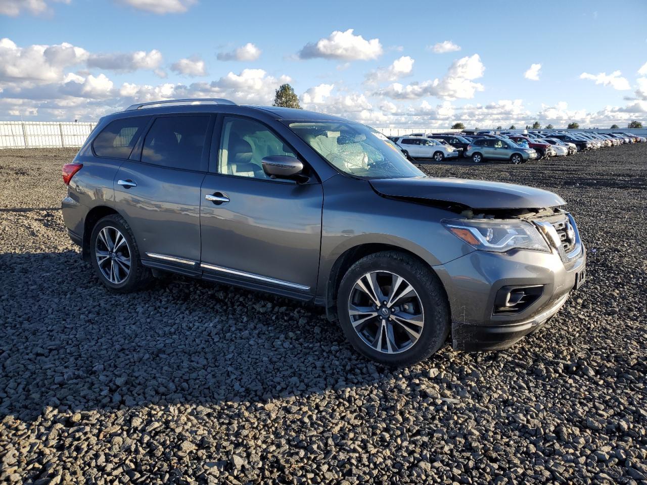 2019 Nissan Pathfinder S - Image 4