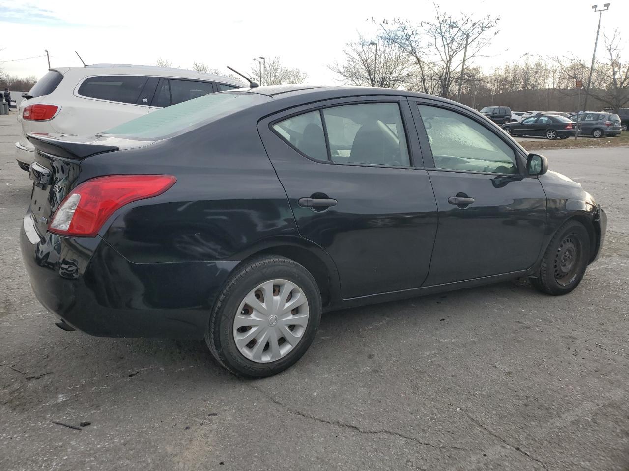 2014 Nissan Versa S - Фото 3