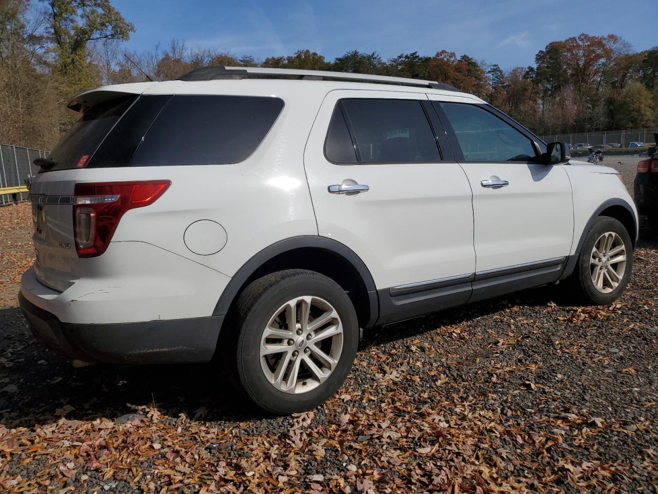 2015 Ford Explorer Xlt - Фото 3