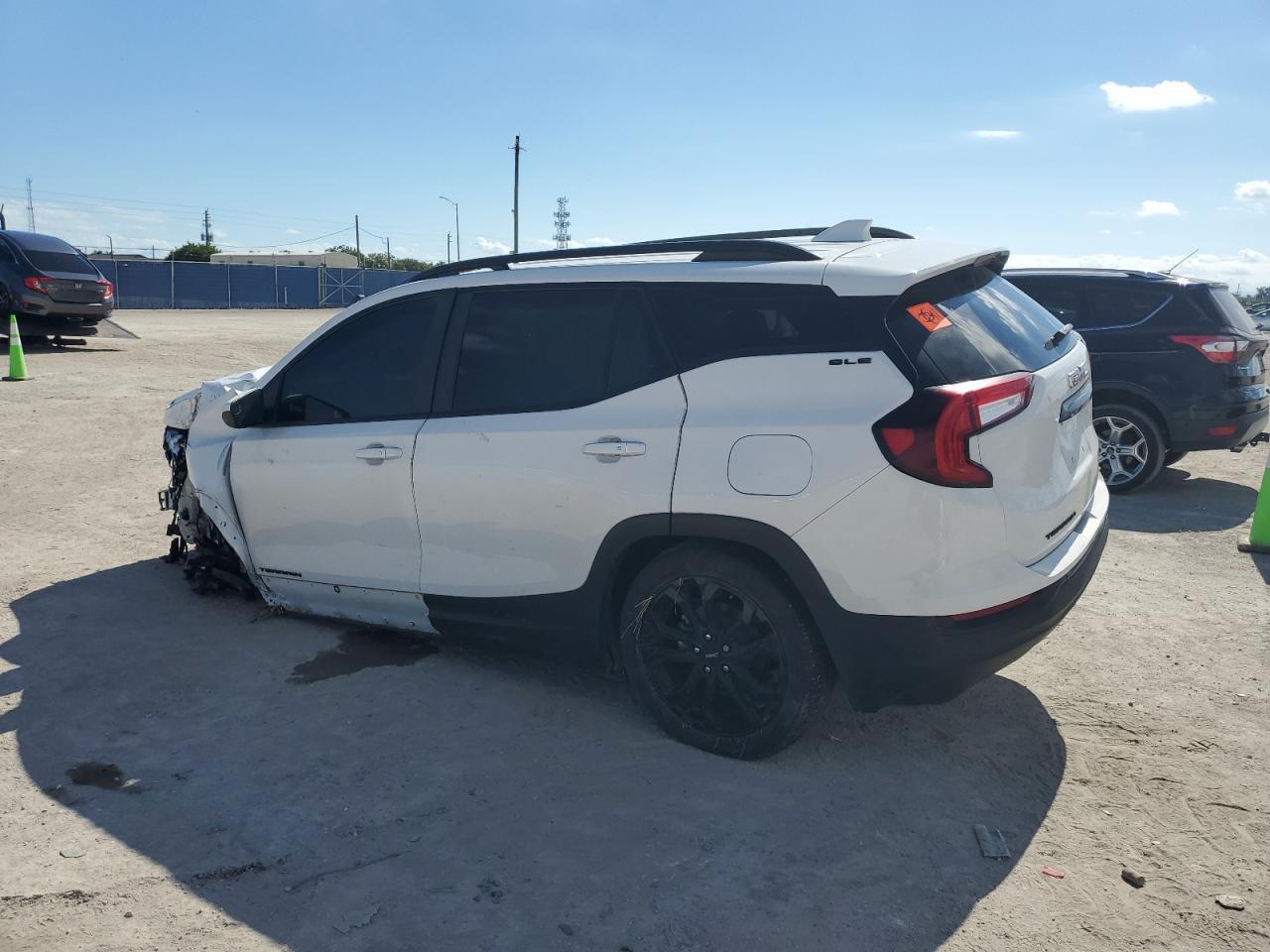 2022 GMC Terrain Sle - Image 2