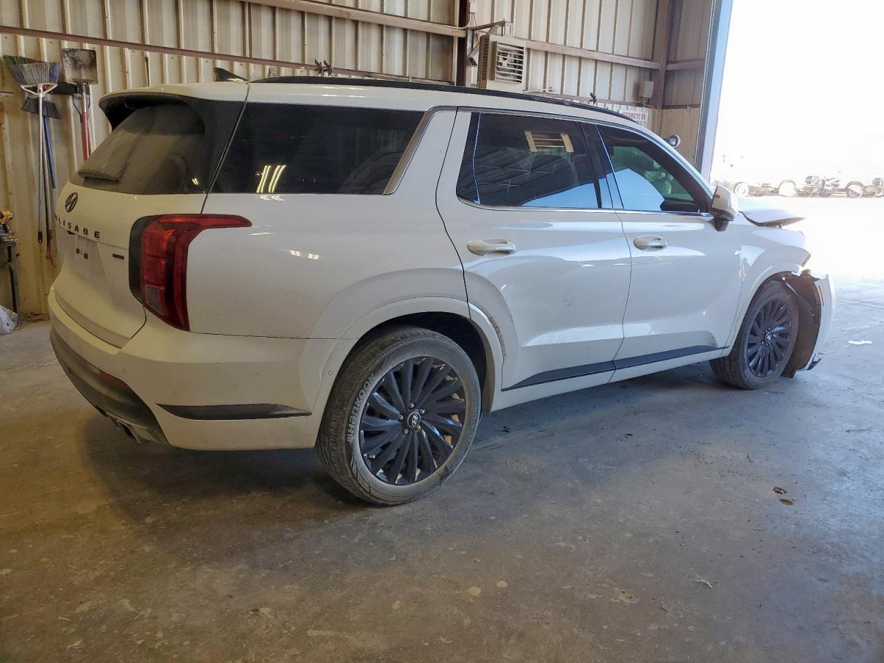 2024 Hyundai Palisade Calligraphy - Image 3