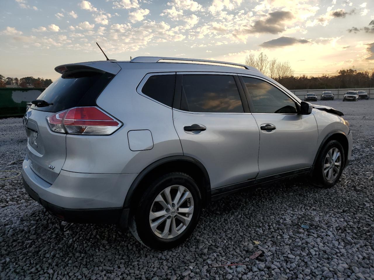 2015 Nissan Rogue S - Image 3
