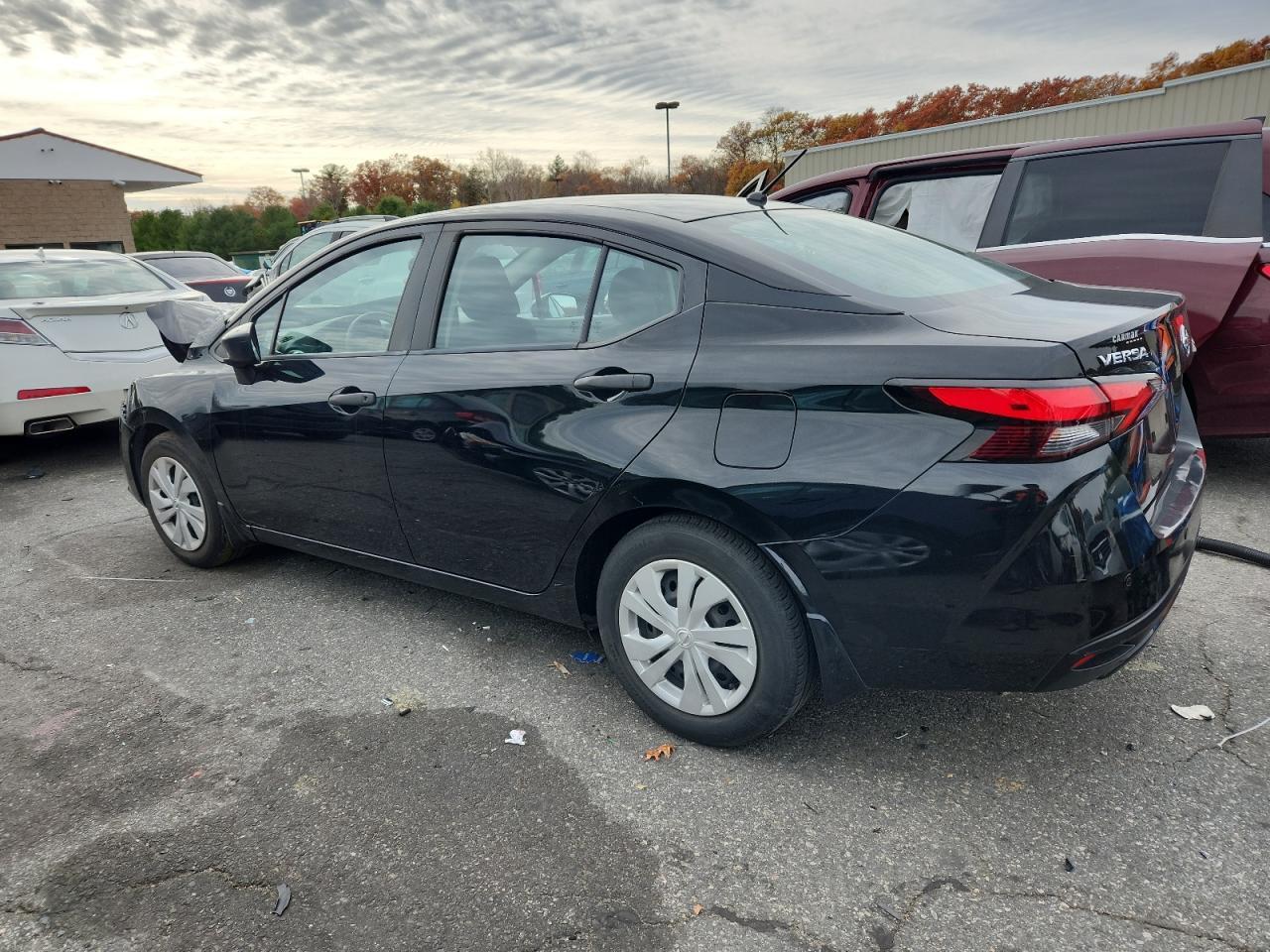 2021 Nissan Versa S - Фото 2