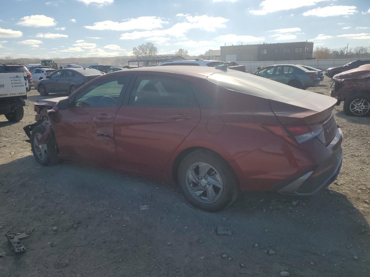 2024 Hyundai Elantra Se - Image 2