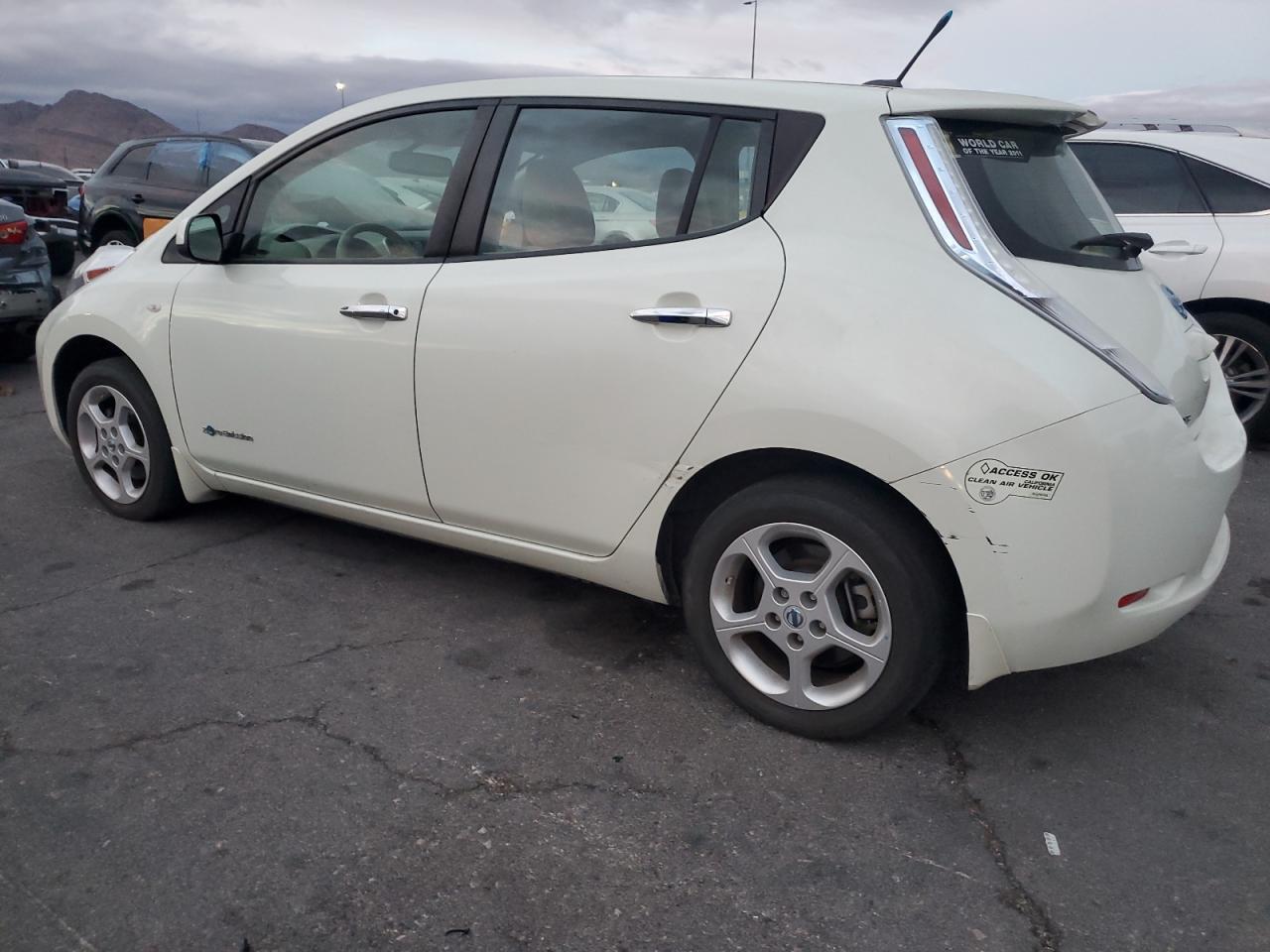 2012 Nissan Leaf Sv - Image 2