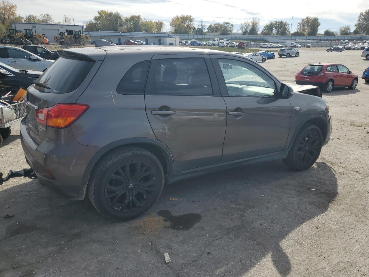2018 Mitsubishi Outlander Sport Es - Image 3