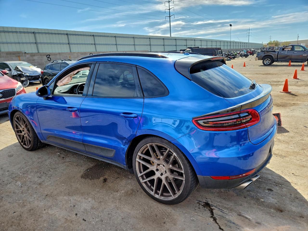 2015 Porsche Macan S - Image 2