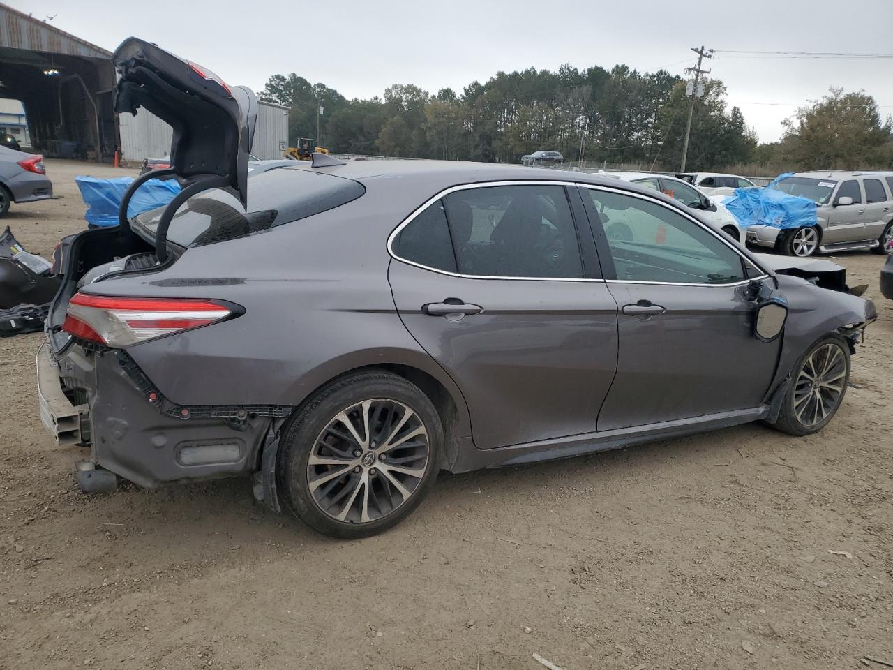 2020 Toyota Camry Se - Image 3