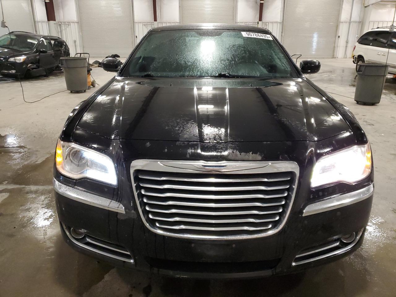 2014 Chrysler 300 - Image 5