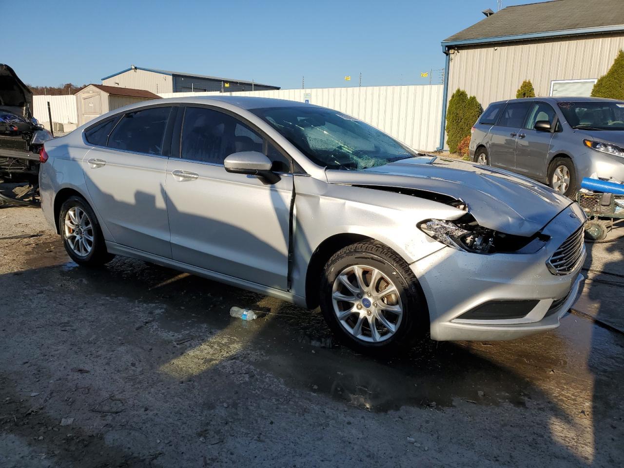 2017 Ford Fusion S - Фото 4