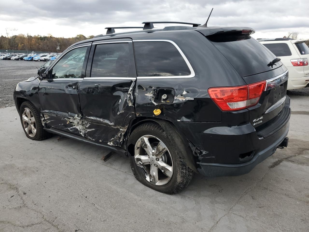 2011 Jeep Grand Cherokee Laredo - Image 2