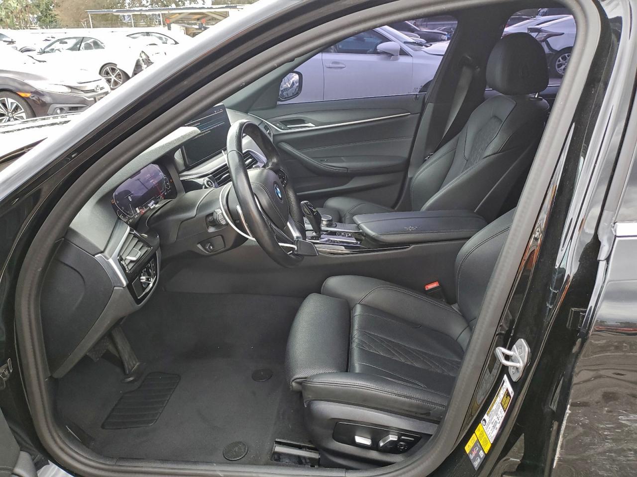 2023 BMW 530E - Фото 7