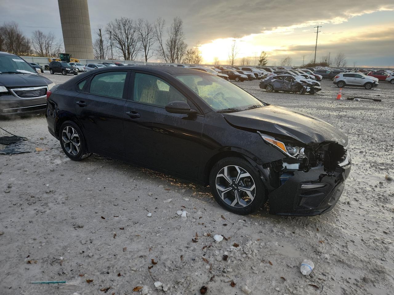 2019 Kia Forte Lxs - Фото 4