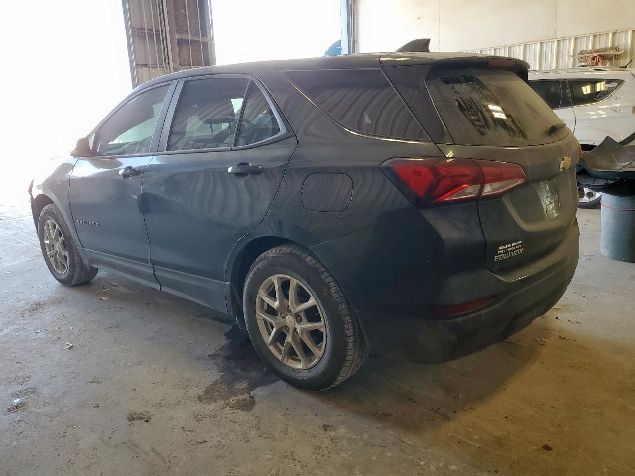 2022 Chevrolet Equinox Ls - Фото 2