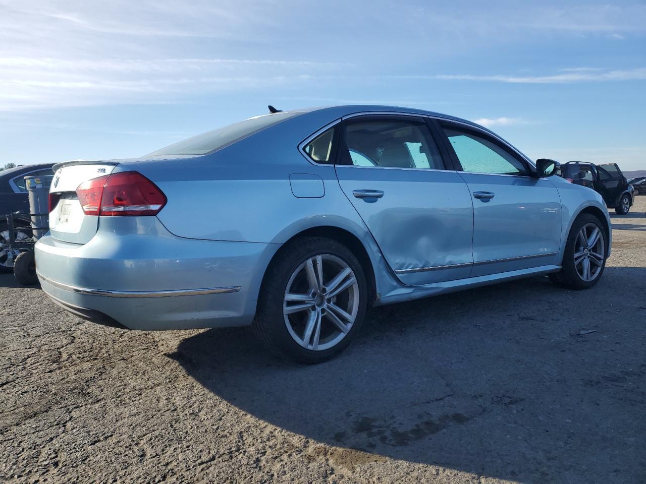 2012 Volkswagen Passat Sel - Фото 3