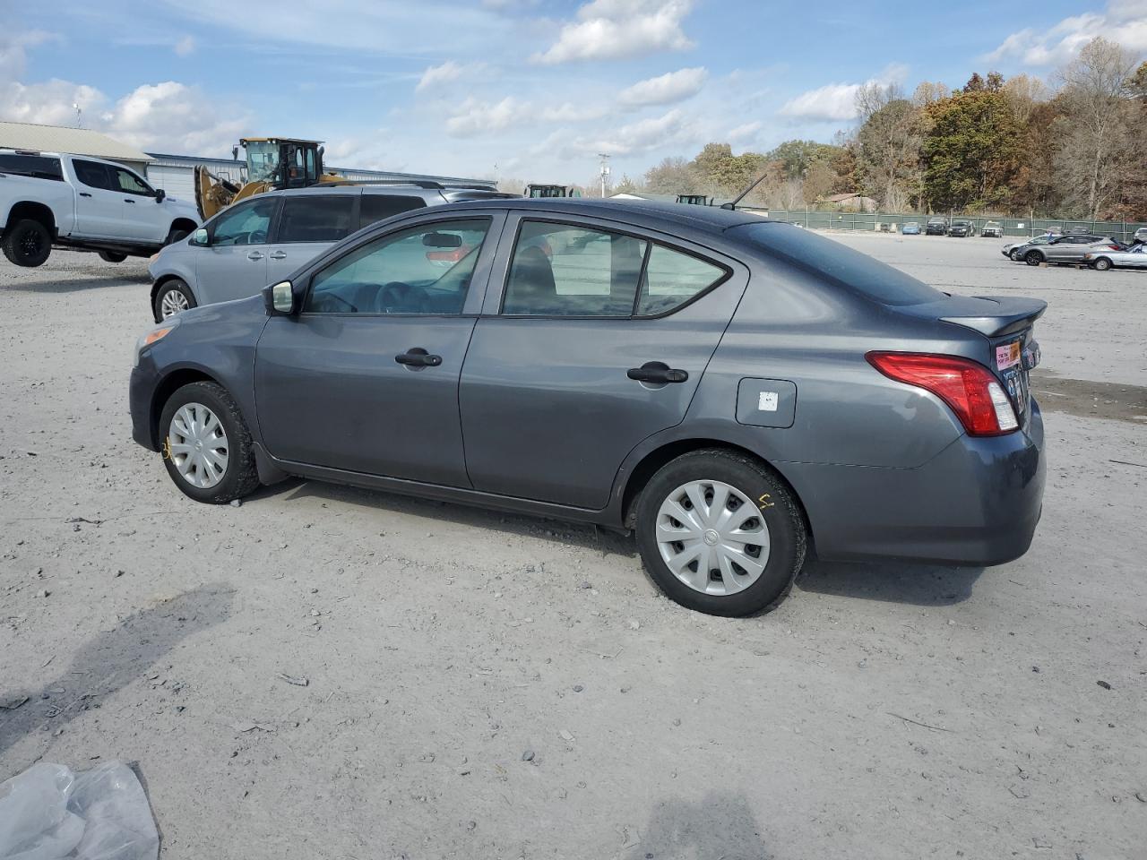 2017 Nissan Versa S - Фото 2