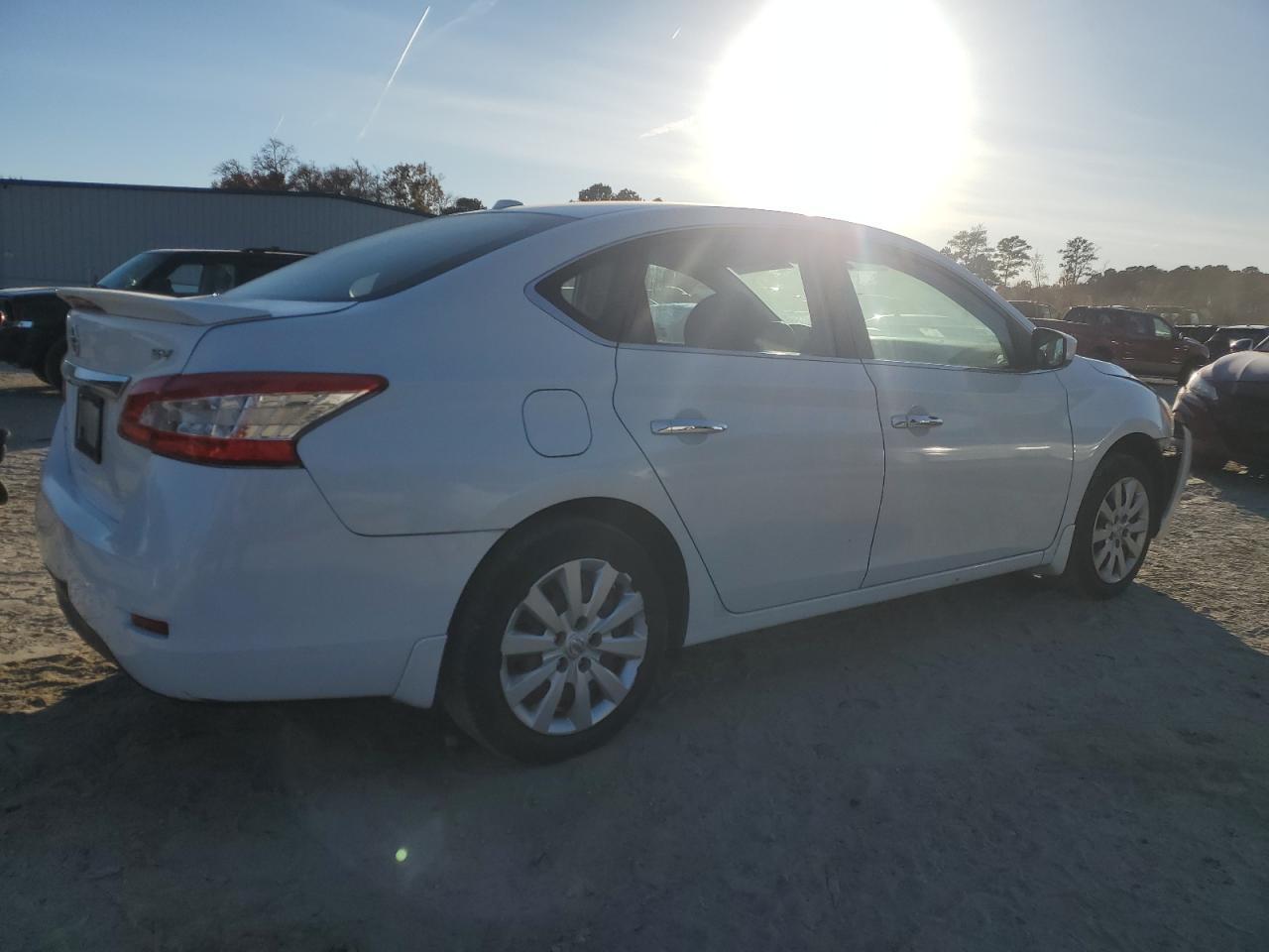 2015 Nissan Sentra S - Фото 3