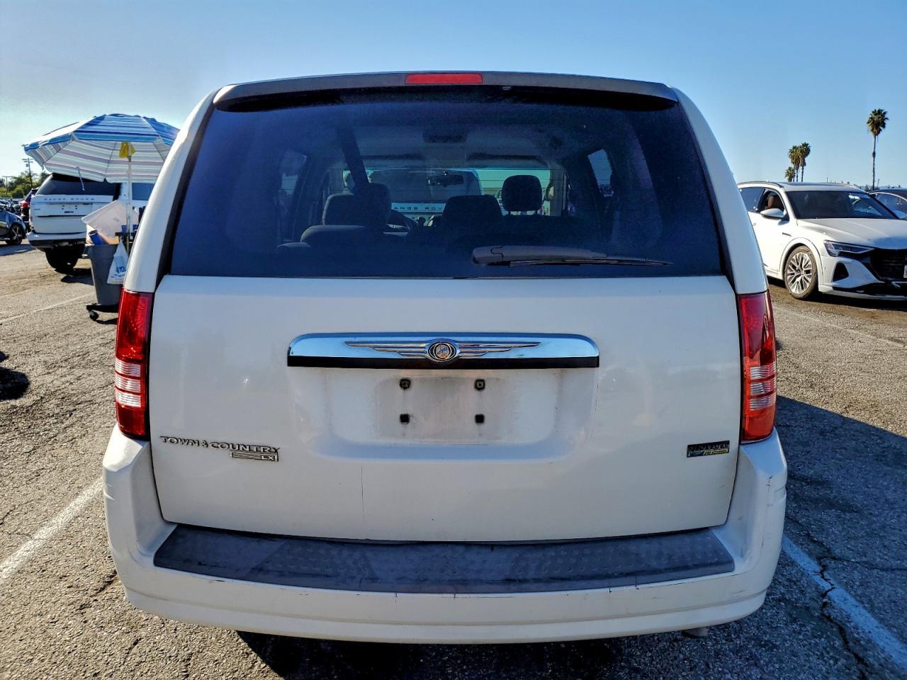 2008 Chrysler Town & Country Lx - Image 6