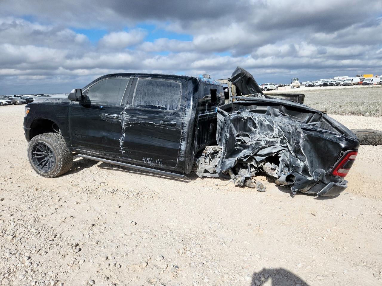 2019 Ram 1500 Rebel - Фото 2