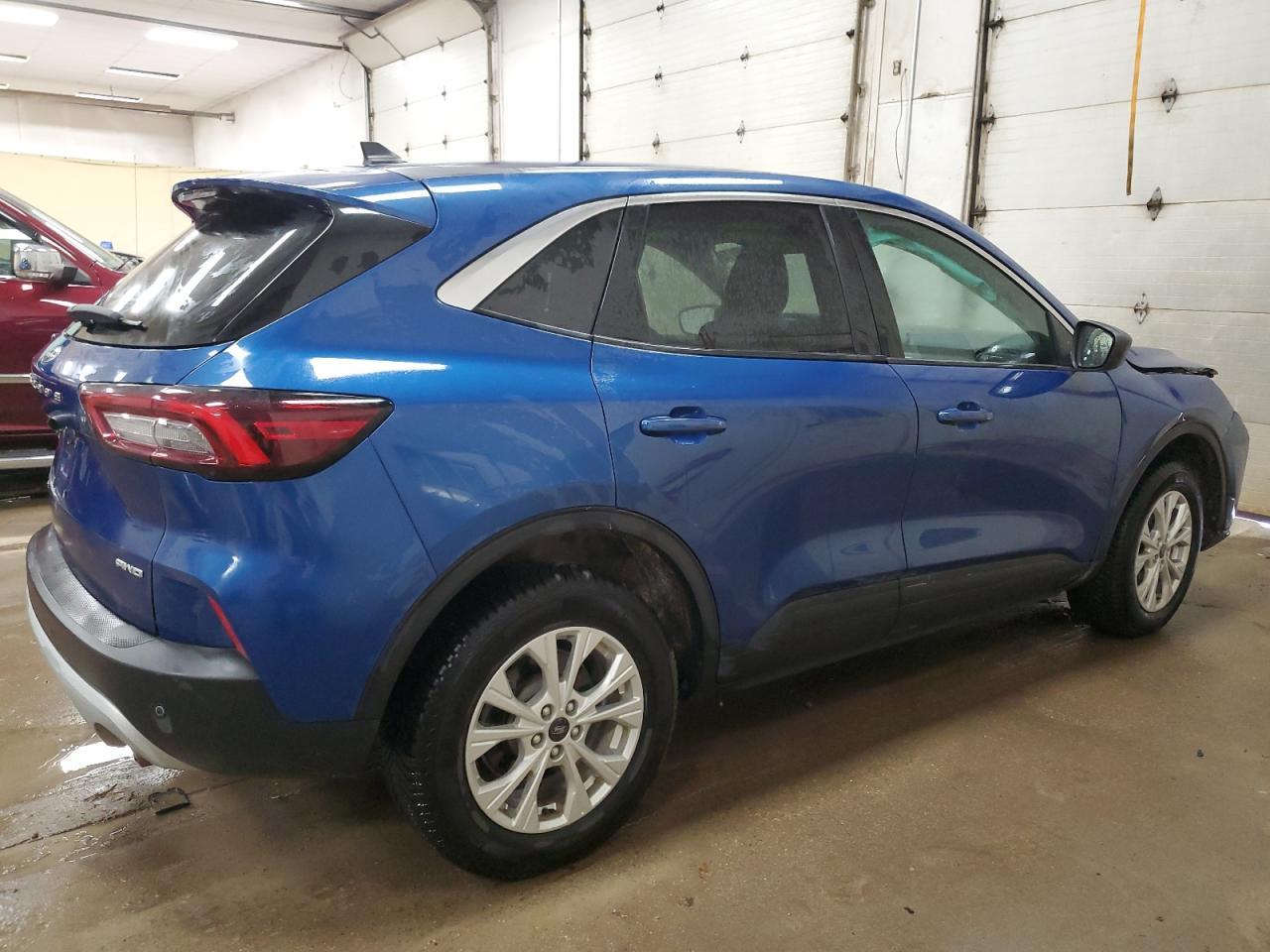 2023 Ford Escape Active - Image 3