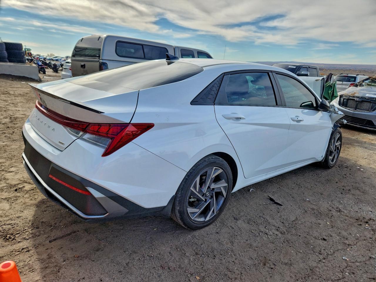 2025 Hyundai Elantra Blue - Фото 3