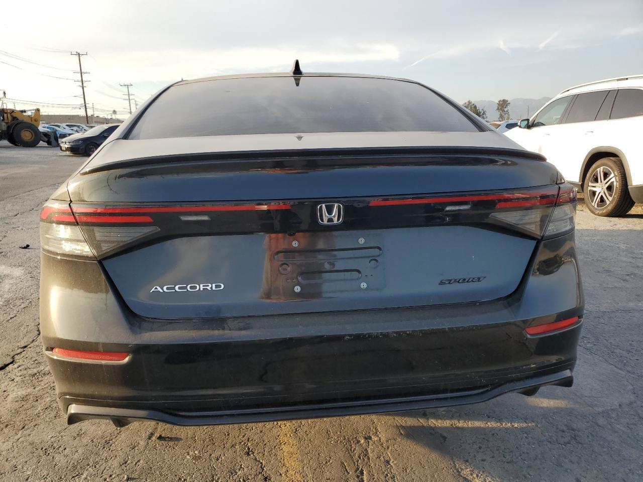 2023 Honda Accord Hybrid Sport-L - Image 6