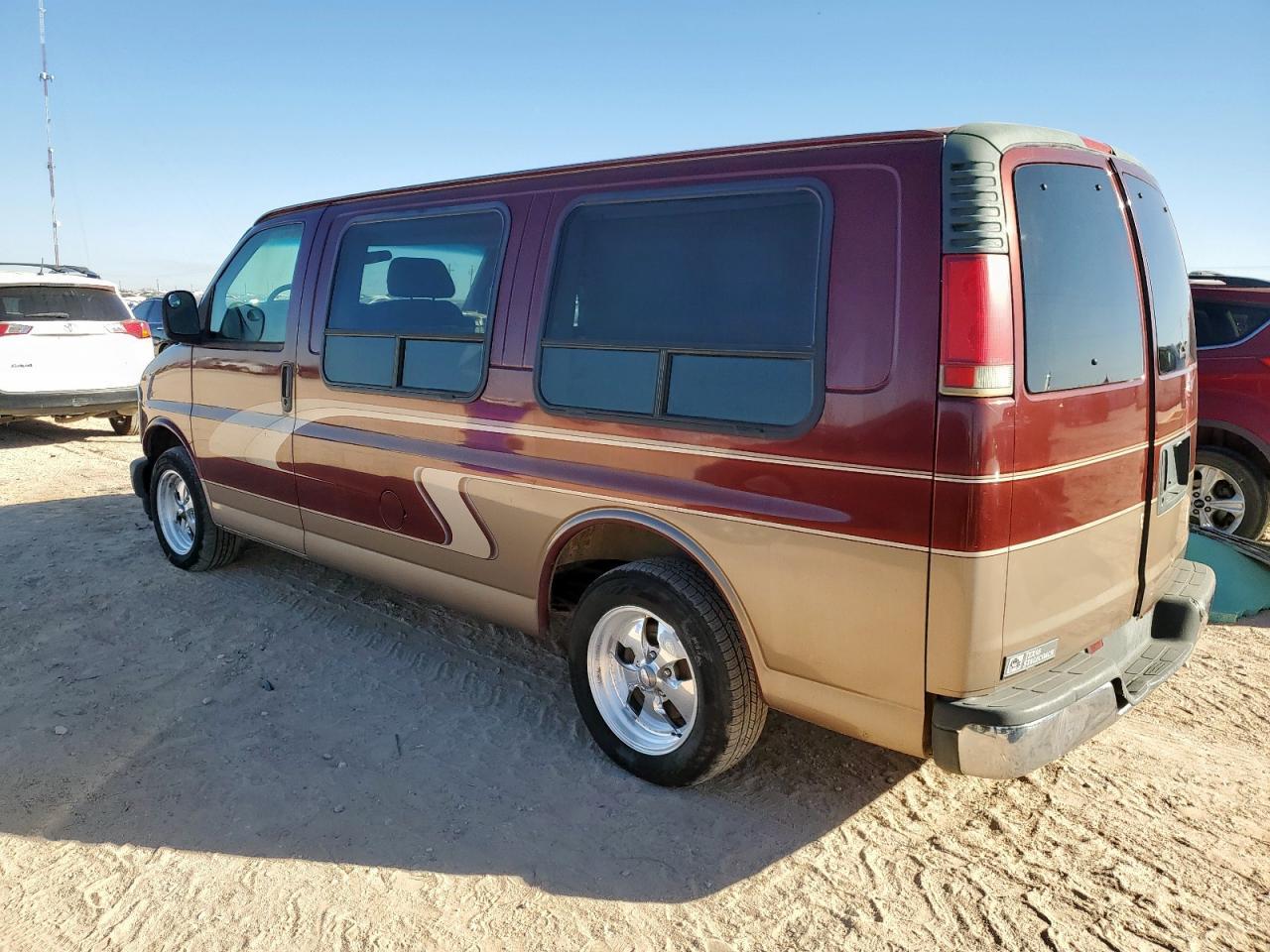 1997 Chevrolet Express G1500 - Фото 2