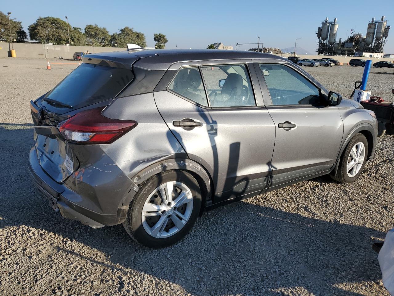 2022 Nissan Kicks S - Image 3