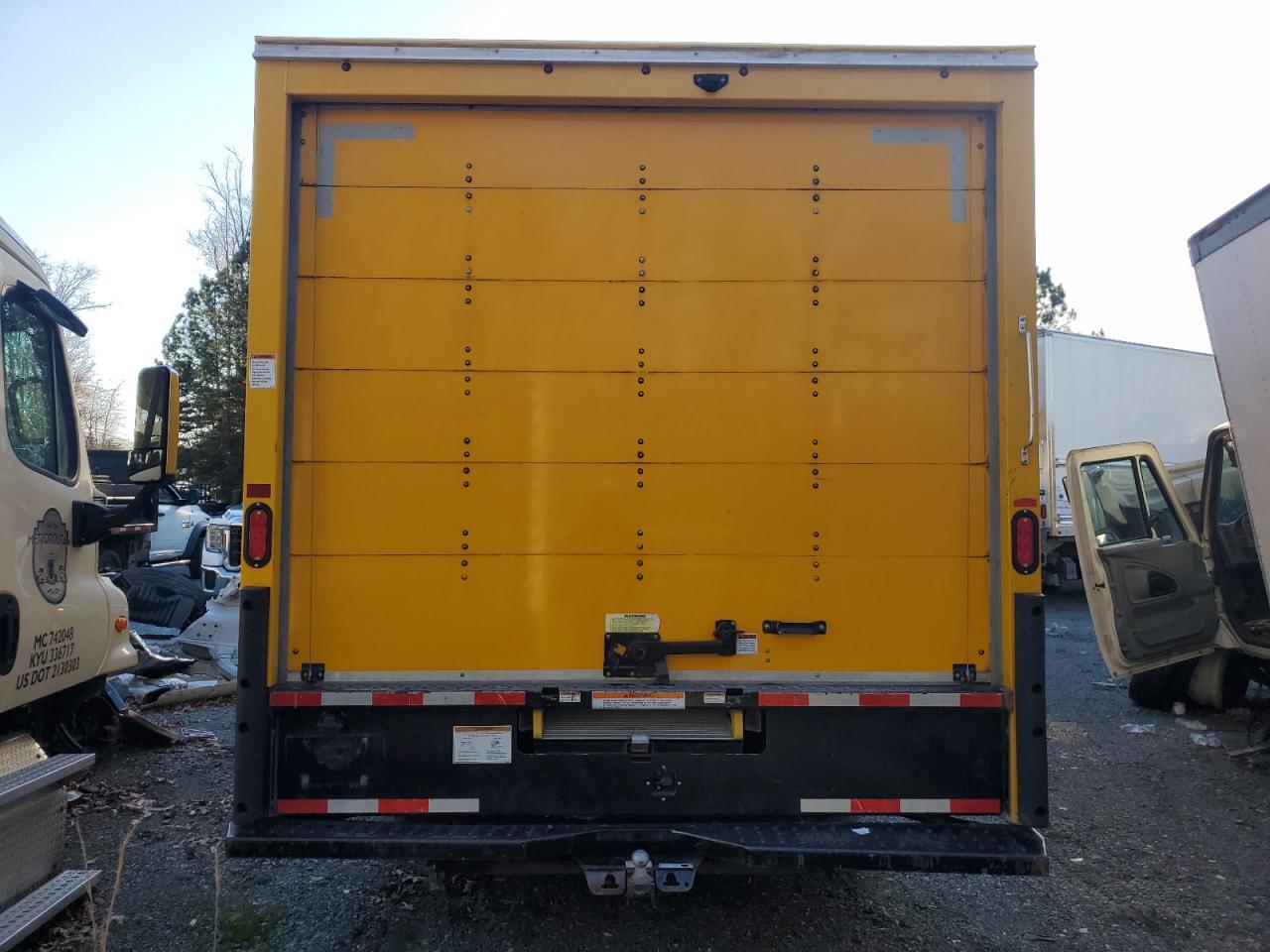 2023 GMC Savana Cutaway G3500 - Фото 6