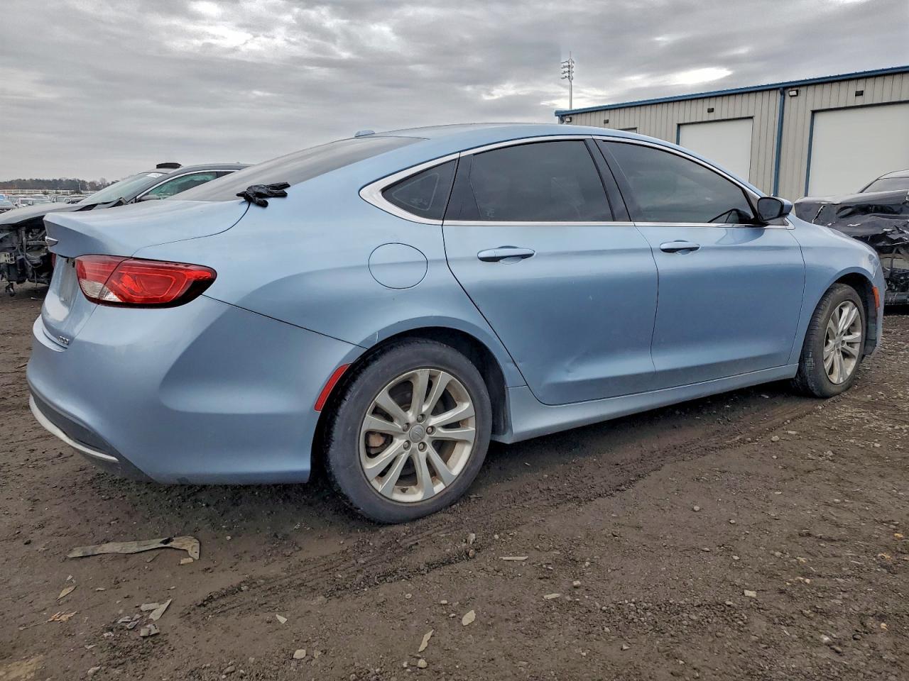 2015 Chrysler 200 Limited - Image 3