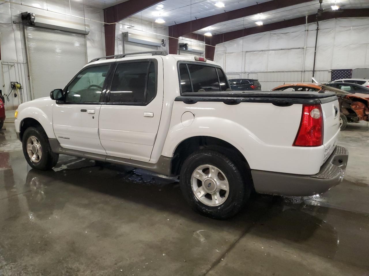 2001 Ford Explorer Sport Trac - Image 2