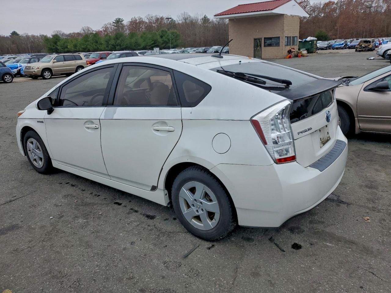 2010 Toyota Prius Iv - Фото 2