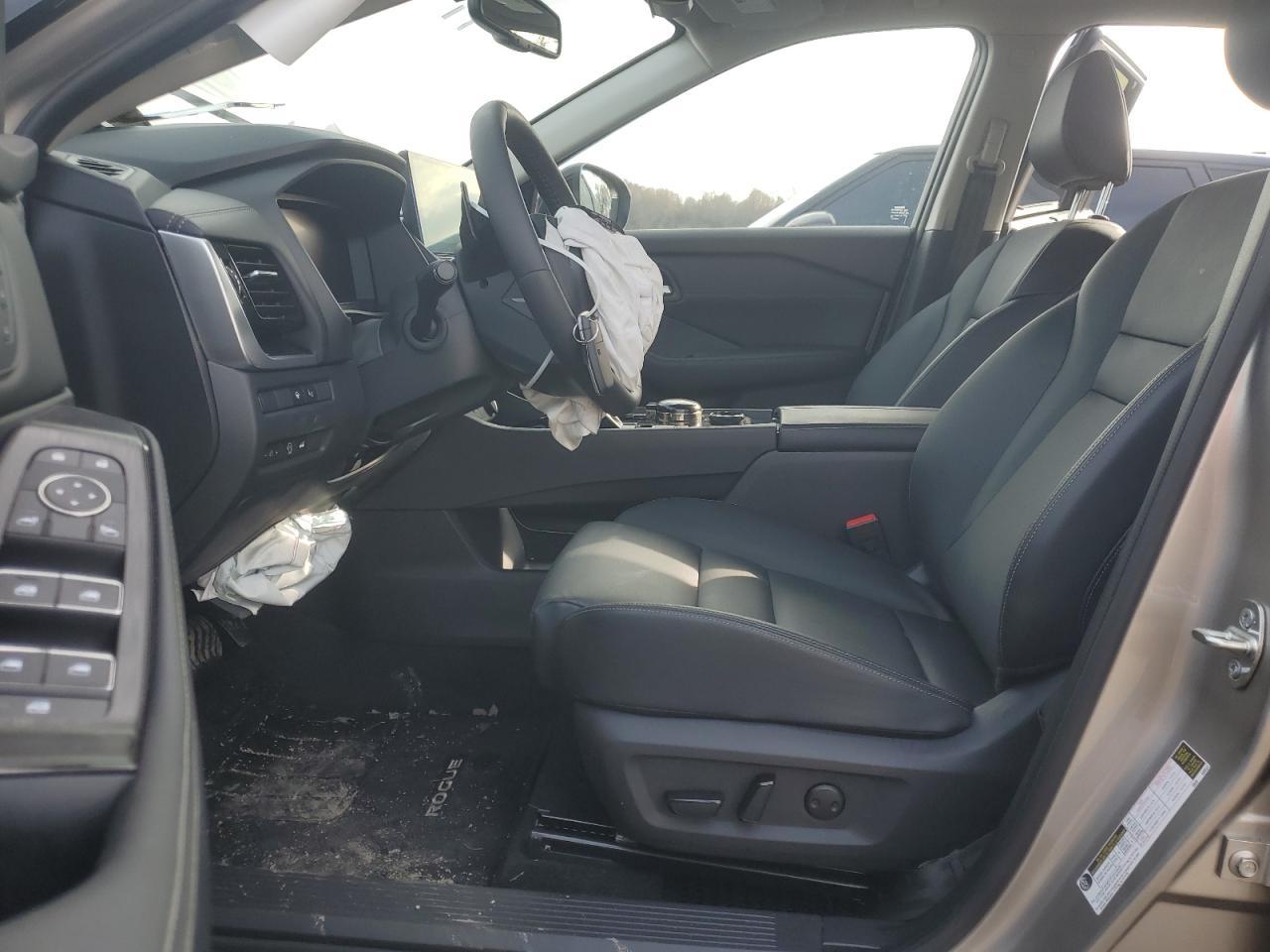 2025 Nissan Rogue Sl - Image 7