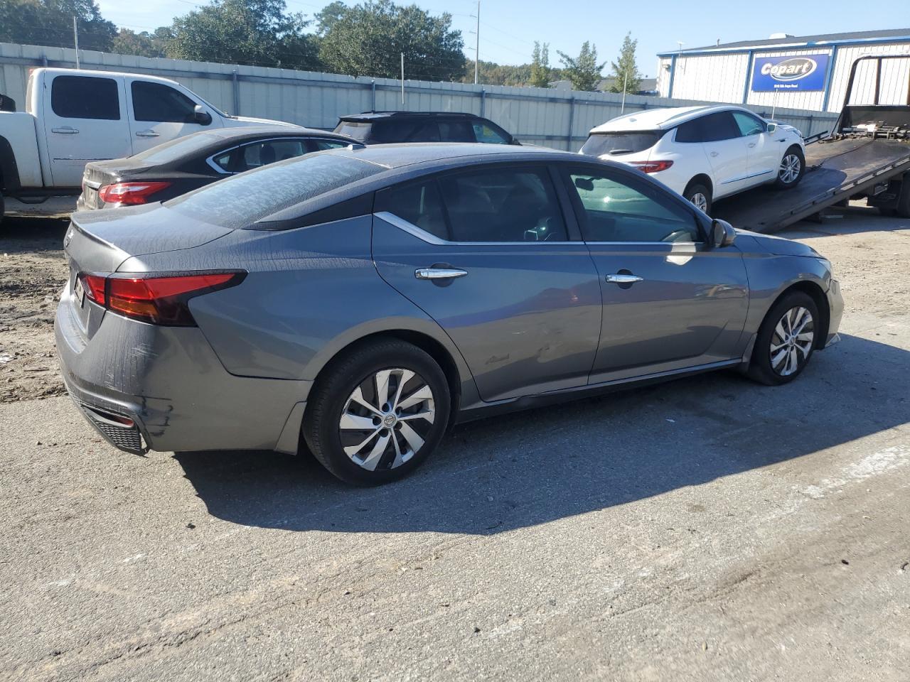 2019 Nissan Altima S - Фото 3