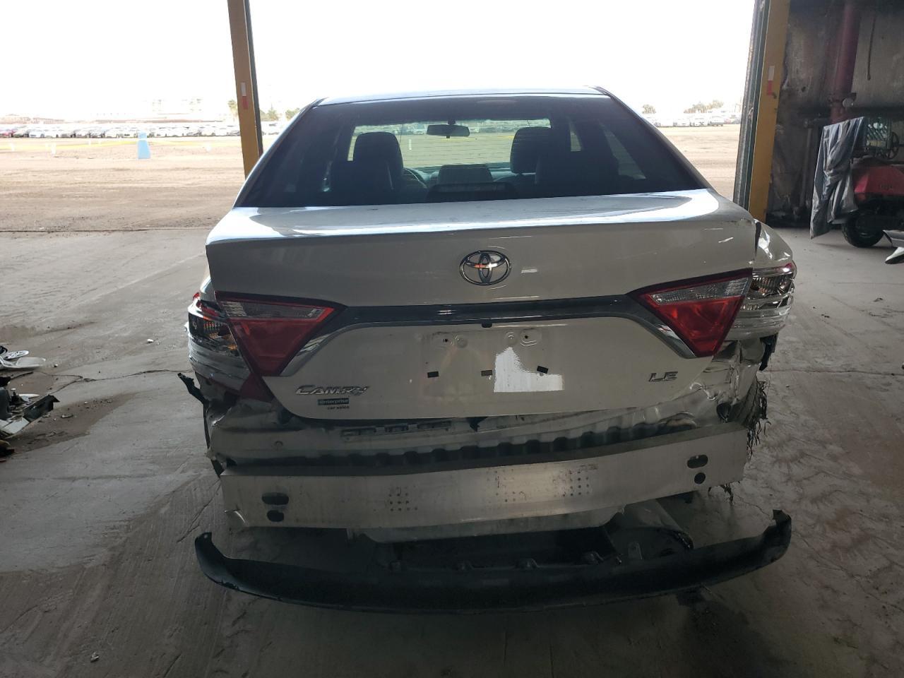 2016 Toyota Camry Le - Фото 6