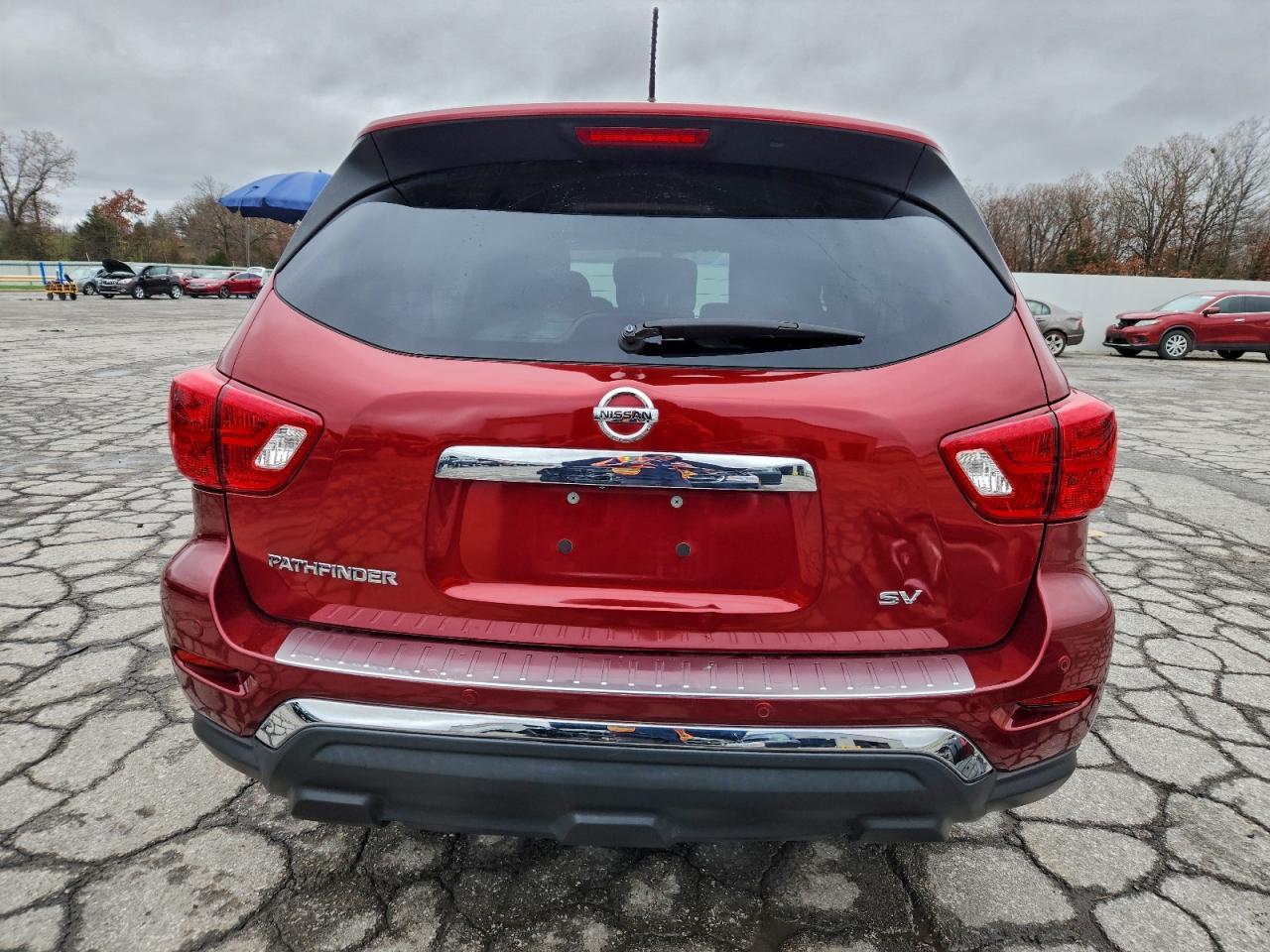 2017 Nissan Pathfinder S - Image 6