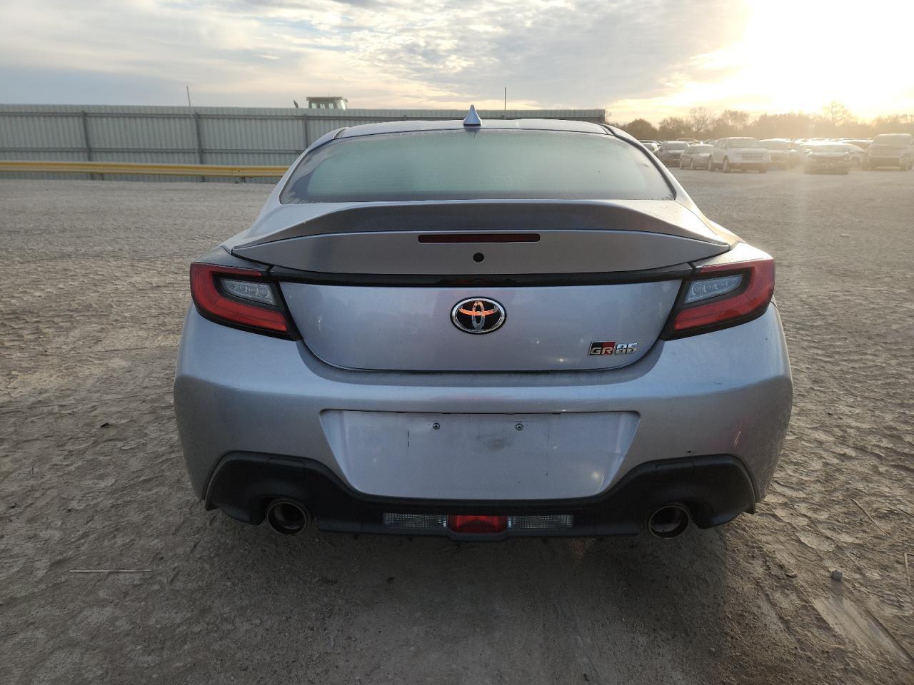 2024 Toyota Gr 86 Premium - Image 6