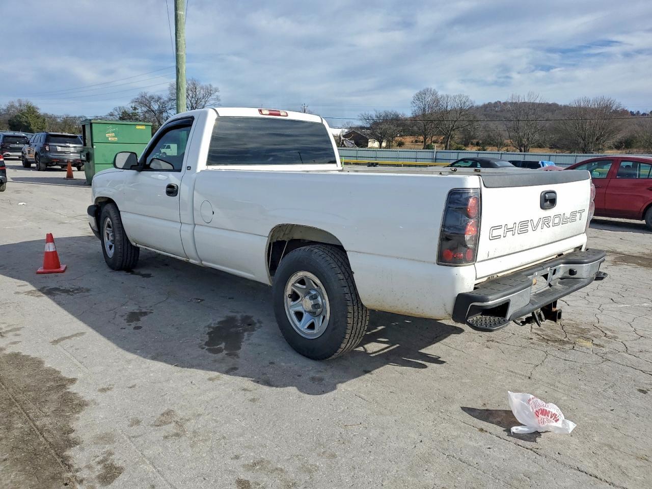 2004 Chevrolet Silverado C1500 - Фото 2